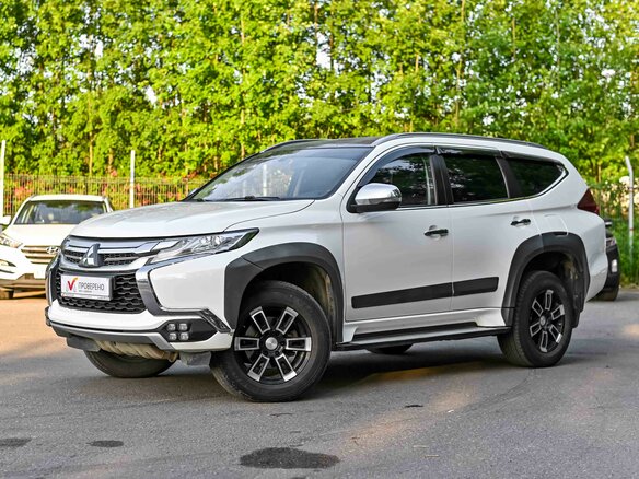 2020 Mitsubishi Pajero Sport III, белый