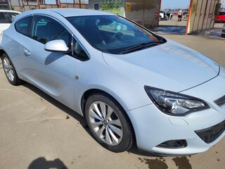 2012 Opel Astra GTC J Рестайлинг, белый, 1300000 рублей, вид 4