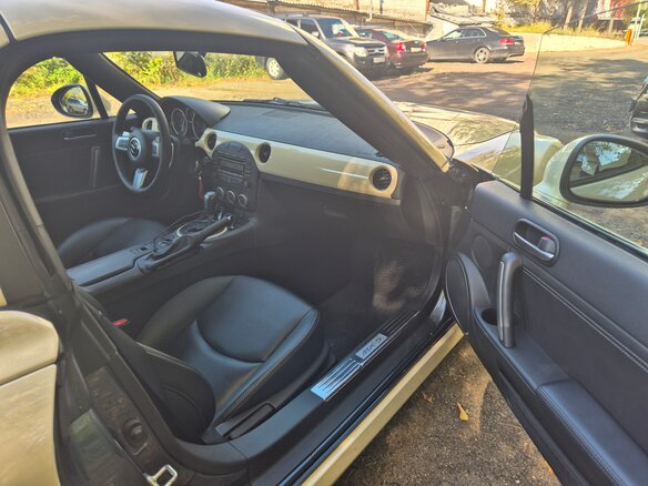 2011 Mazda MX-5 Hard Top III (NC) Рестайлинг, бежевый, 2050000 рублей - вид 9