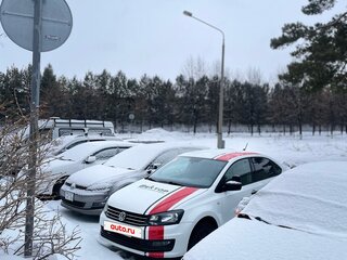 2018 Volkswagen Polo V Рестайлинг, белый, 650000 рублей, вид 1