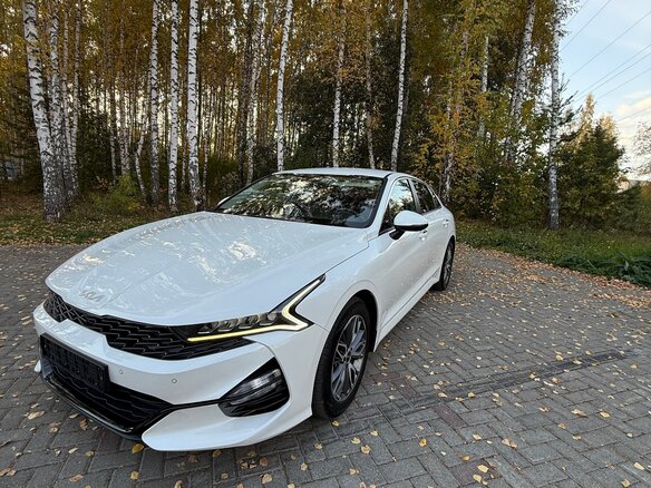 2021 Kia K5 III, белый, 2750000 рублей