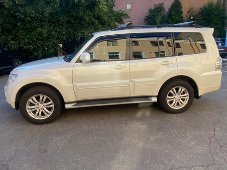 2013 Mitsubishi Pajero IV Рестайлинг 1, белый, 1900000 рублей, вид 4