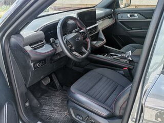 2025 Ford Explorer VI Рестайлинг, серебристый, 3650000 рублей, вид 3