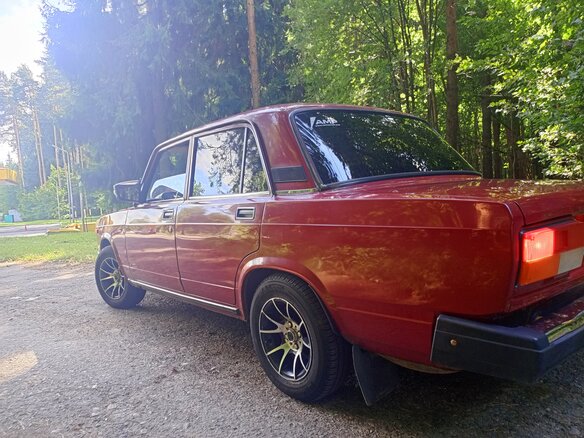 2007 Lada (ВАЗ) 2107, пурпурный