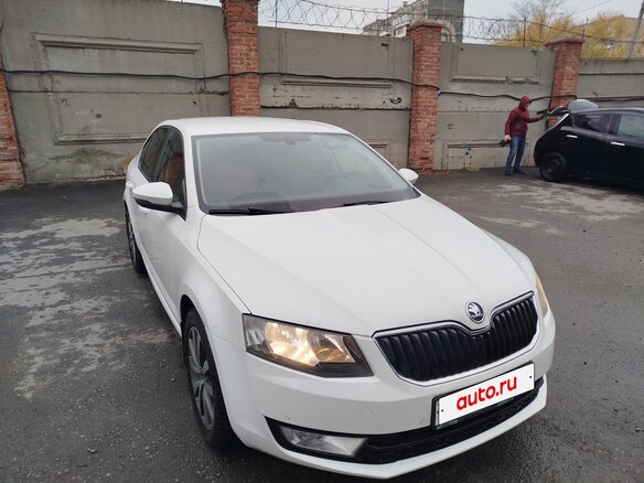 2014 Skoda Octavia III (A7), белый, 1120000 рублей - вид 3