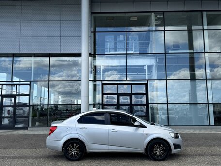 2013 Chevrolet Aveo II, серый, 595000 рублей, вид 5