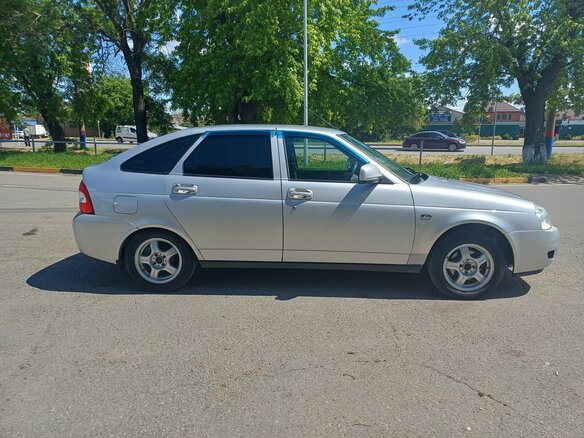 2013 Lada (ВАЗ) Priora I Рестайлинг, серебристый - вид 1