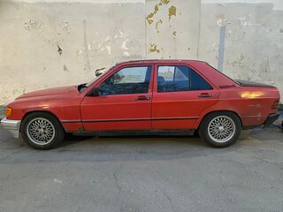 1984 Mercedes-Benz 190 (W201), красный, 130000 рублей, вид 3