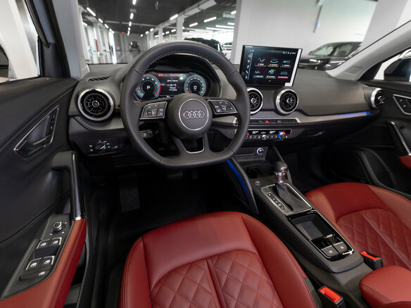 2025 Audi Q2 L 35 TFSI I Рестайлинг, серый, 3700000 рублей - вид 6