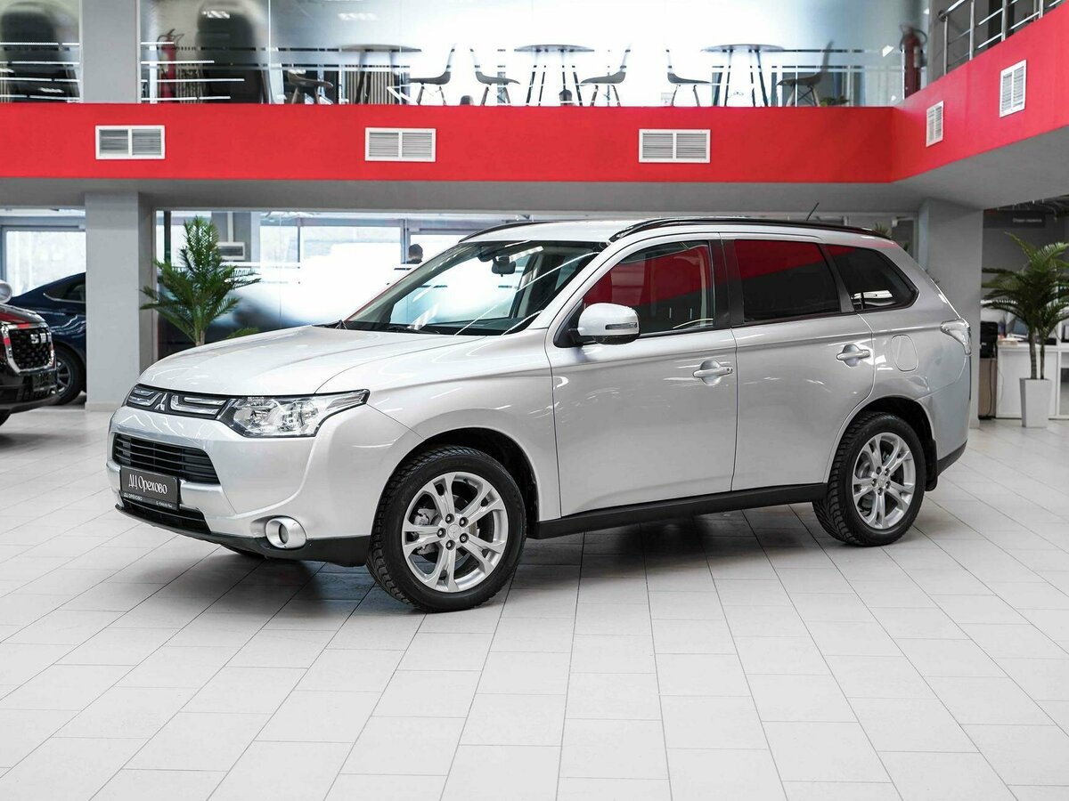 Открыть фотографии: Mitsubishi Outlander III