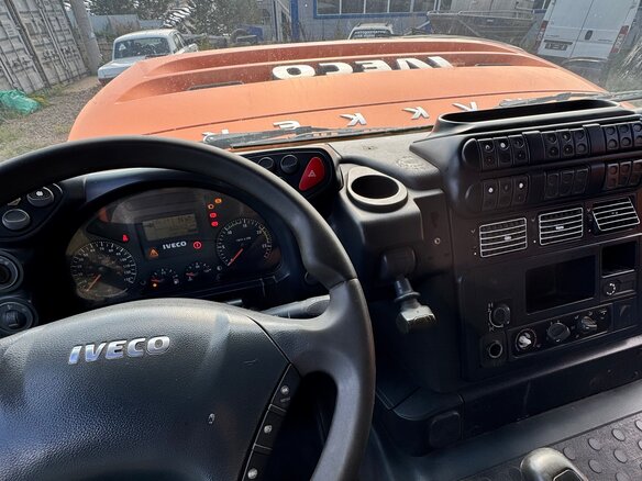 2013 Iveco Trakker, оранжевый, 2470000 рублей - вид 4
