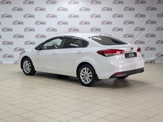 2018 Kia Cerato III Рестайлинг (Classic), белый, 1299000 рублей, вид 4