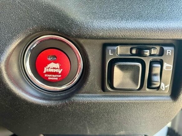 2022 Suzuki Jimny Sierra IV, белый - вид 19