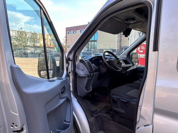 2017 Ford Transit, серебристый, 1700000 рублей - вид 2