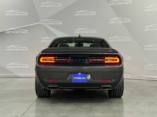 2018 Dodge Challenger III Рестайлинг 2, серый, 4000000 рублей, вид 4