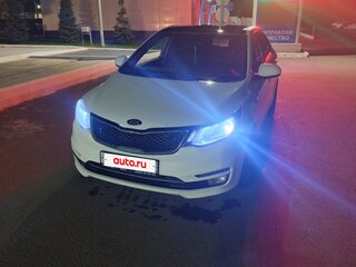 2015 Kia Rio 6-speed III, белый, 740000 рублей, вид 2