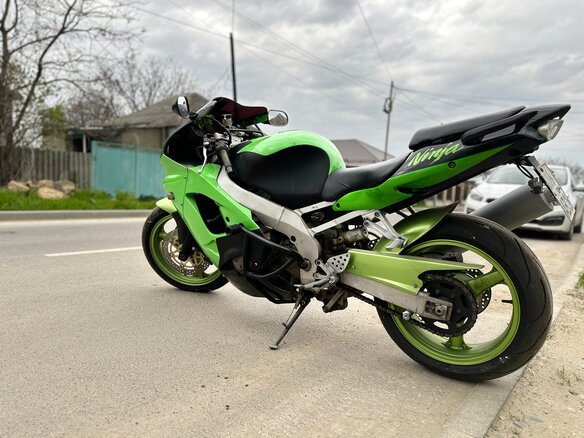 2000 Kawasaki ZX-9R Ninja, зелёный, 330000 рублей - вид 2