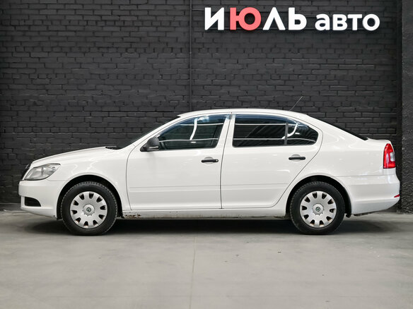 2011 Skoda Octavia II (A5) Рестайлинг, белый, 650000 рублей - вид 7