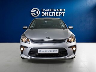 2018 Kia Rio IV, серебристый, 1345000 рублей, вид 2