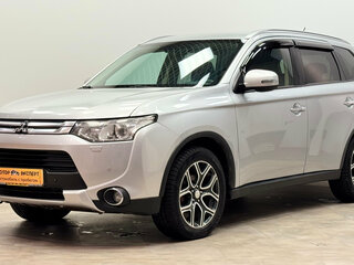 2014 Mitsubishi Outlander III, серебристый, 1390000 рублей, вид 1