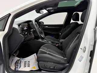 2022 Volkswagen Golf VIII, белый, 1810000 рублей, вид 5