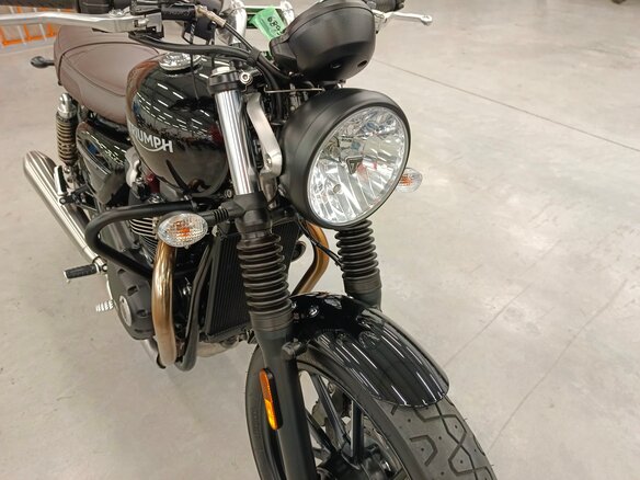 2023 Triumph Speed Twin, чёрный, 960000 рублей - вид 9