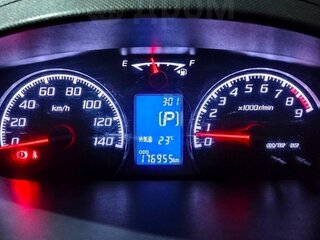 2011 Daihatsu Move V, белый, 510000 рублей, вид 5