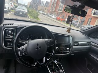 2021 Mitsubishi Outlander III Рестайлинг 3, чёрный, 1440000 рублей, вид 5