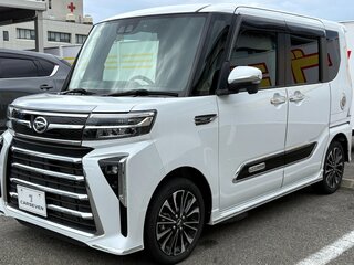 2023 Daihatsu Tanto IV Рестайлинг, белый, 899000 рублей, вид 1