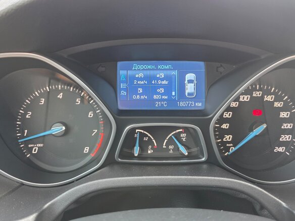 2012 Ford Focus III, красный - вид 19