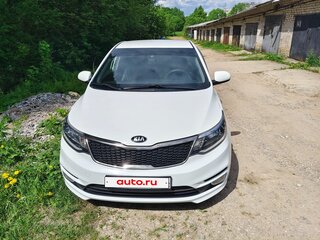 2015 Kia Rio III Рестайлинг, белый, 950000 рублей, вид 2