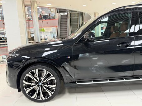 2026 BMW X7 40d I (G07) Рестайлинг, чёрный, 17999000 рублей, вид 4