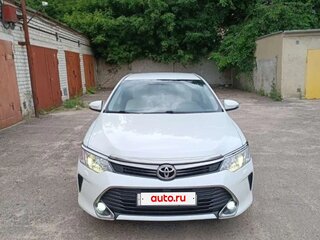 2016 Toyota Camry VII (XV50) Рестайлинг, белый, 1945000 рублей, вид 1