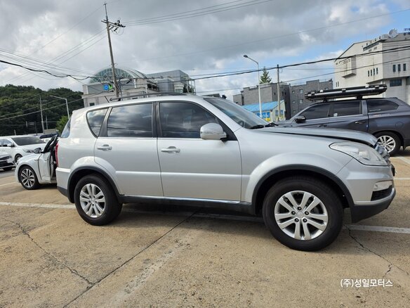2014 SsangYong Rexton III, серебристый, 1440000 рублей - вид 2