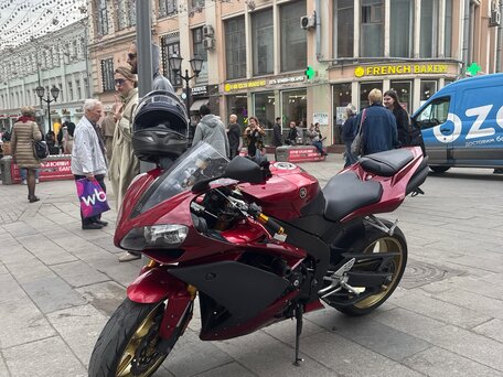 2007 Yamaha YZF-R1, красный, 649000 рублей, вид 3