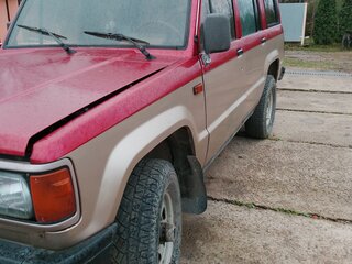 1987 Isuzu Trooper I, белый, 360000 рублей, вид 1