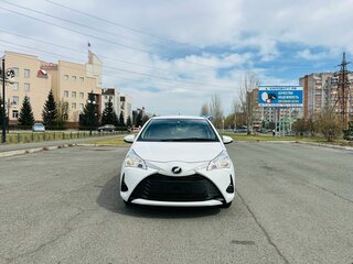 2019 Toyota Vitz III (XP130) Рестайлинг 2, белый, 1179000 рублей, вид 3