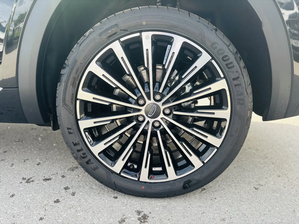 2026 Geely Monjaro I, чёрный - вид 12