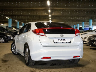 2013 Honda Civic IX, белый, 839000 рублей, вид 4
