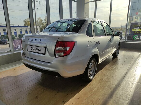 2026 Lada (ВАЗ) Granta I Рестайлинг, серебристый - вид 6