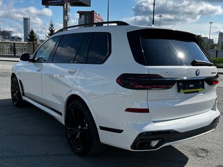 2023 BMW X7 40i I (G07) Рестайлинг, белый, 12500000 рублей, вид 4
