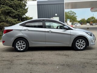 2016 Hyundai Solaris I Рестайлинг, серебристый, 1200000 рублей, вид 4