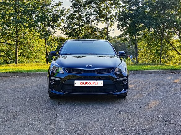 2018 Kia Rio IV, чёрный, 1430000 рублей - вид 2