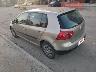 2004 Volkswagen Golf V, бежевый, 455000 рублей, вид 4