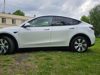 2023 Tesla Model Y Long Range I, белый, 2800000 рублей, вид 4