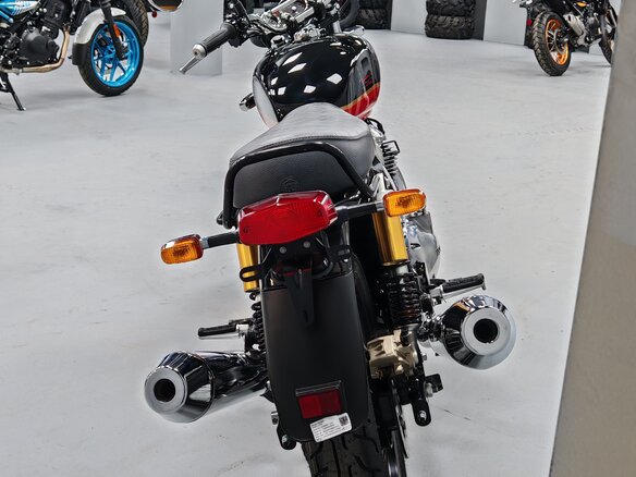 2025 Royal Enfield Interceptor, чёрный, 699000 рублей - вид 11