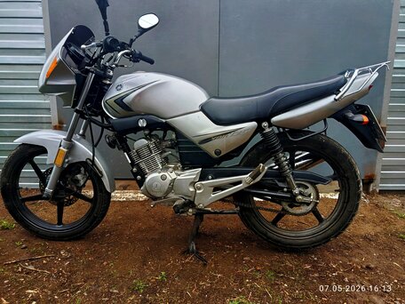 2014 Yamaha YBR125, серебристый, 200000 рублей, вид 2