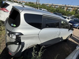 2019 Toyota Sienta II Рестайлинг, серый, 1050000 рублей, вид 5