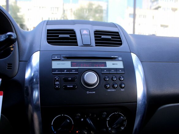 2010 Suzuki SX4 I (Classic) Рестайлинг, серебристый, 635000 рублей - вид 11