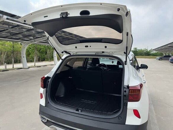 2022 Kia KX3, белый, 1400001 рублей - вид 17